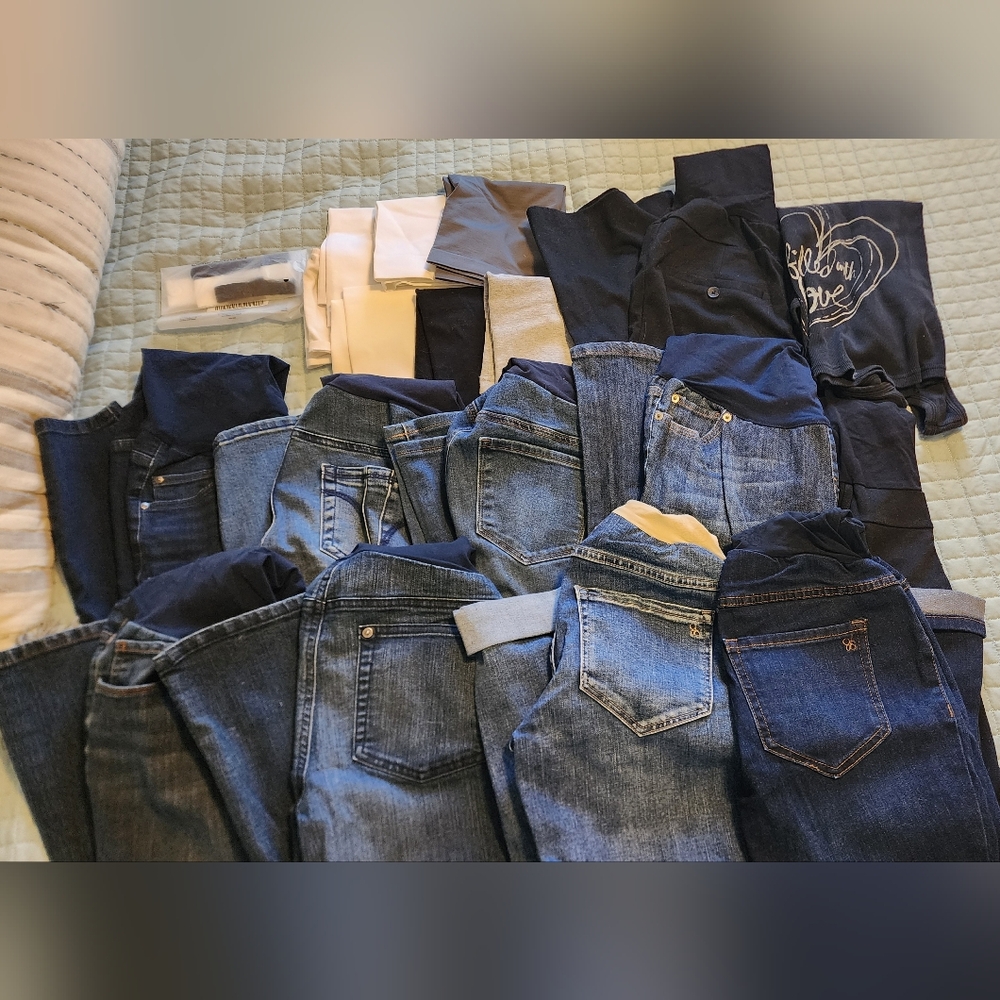 Maternity Clothes Bundle - Picture 1 of 1